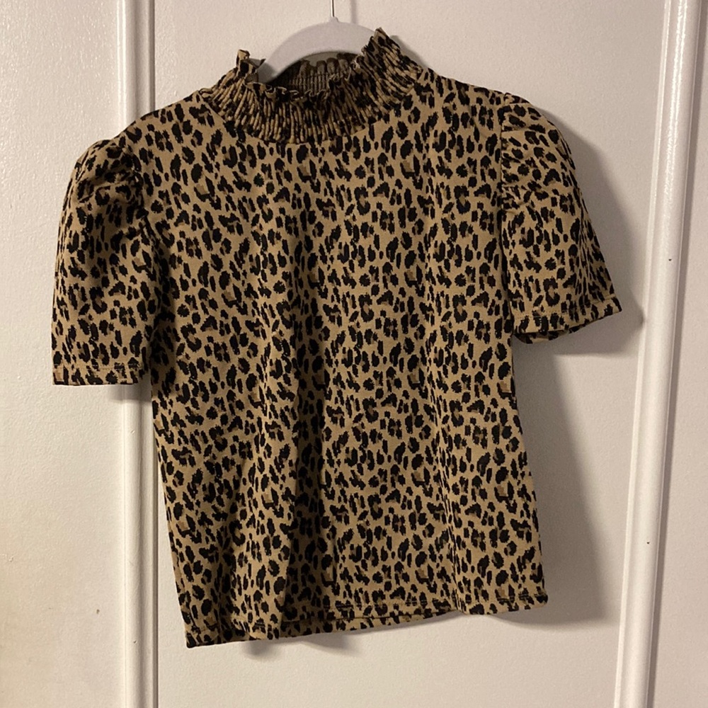 Leopard short sleeve turtleneck